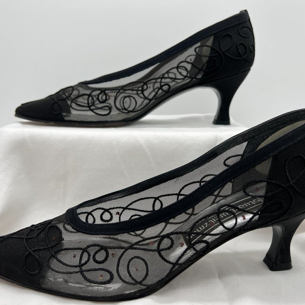 Stuart Weitzman Black Lace Evening Kitten Heels Swirl